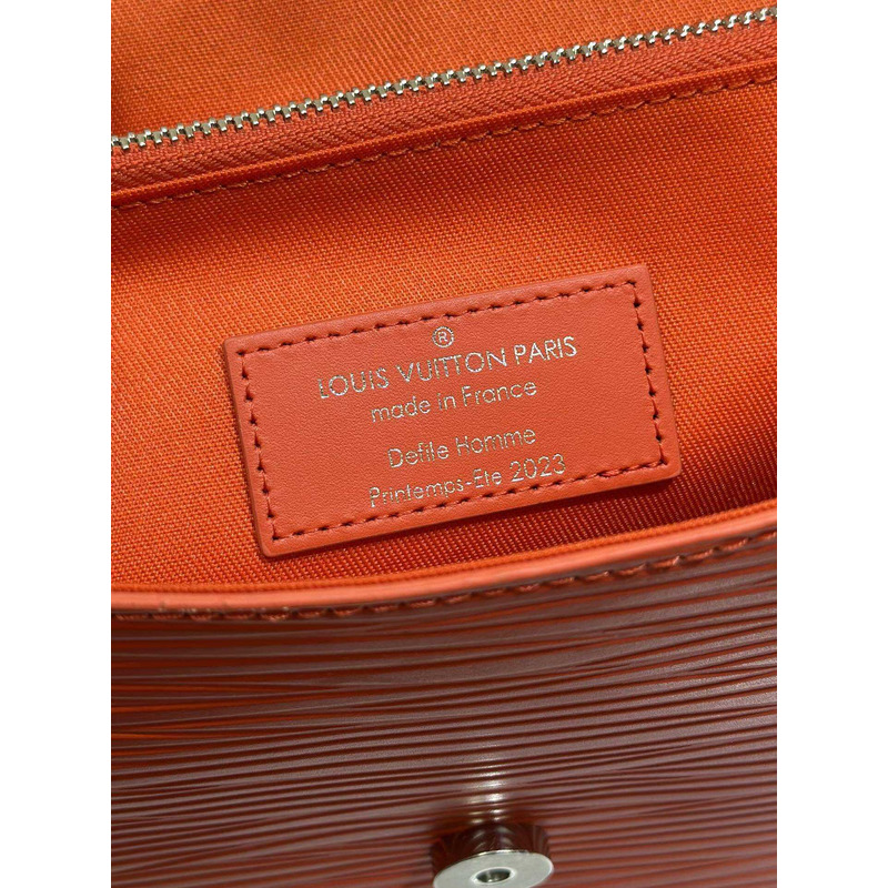 l**is V*t*n montsouris messenger calfskin orange
