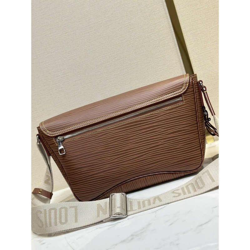 l**is V*t*n montsouris messenger calfskin brown