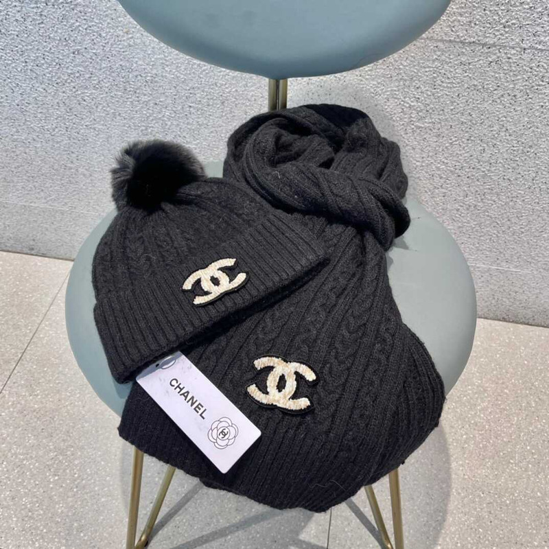 Ch*el pom-pom cap and scarf black