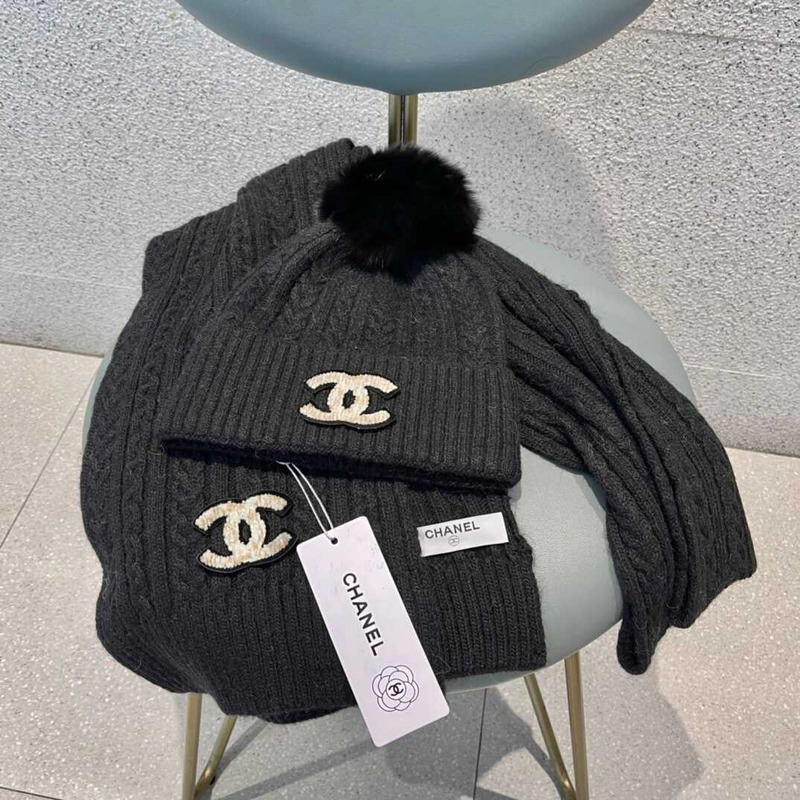 Ch*el pom-pom cap and scarf black
