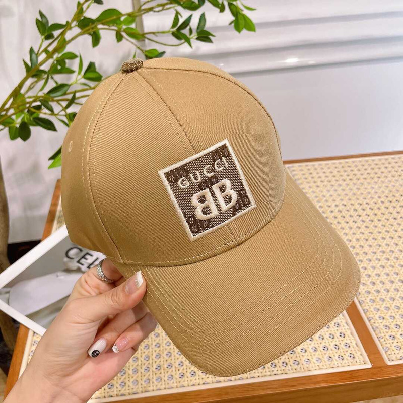 G*u*i baseball cap brown