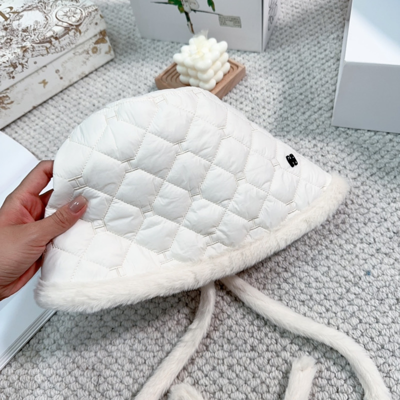 H**mes bucket cap white