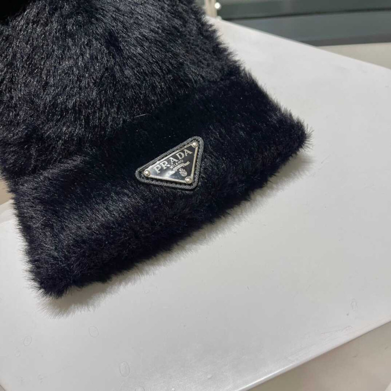 Pra*a knitted hat black