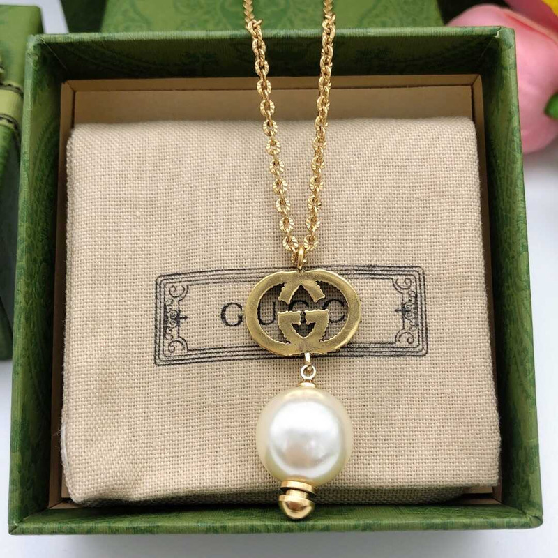 G*u*i crystal interlocking g pearl necklace gold