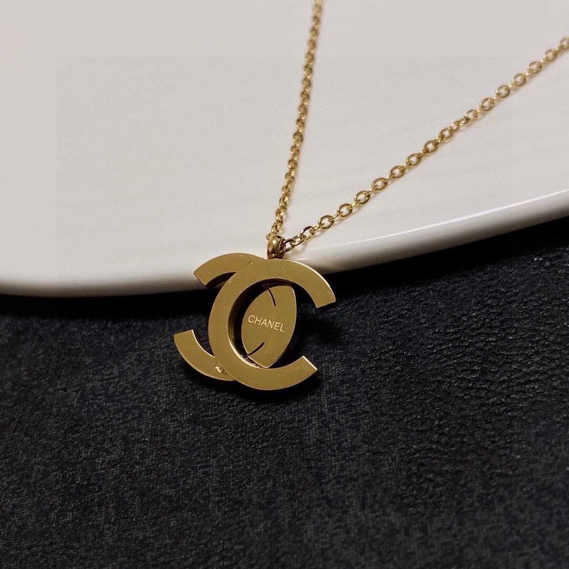 Ch*el cc pendant necklace gold