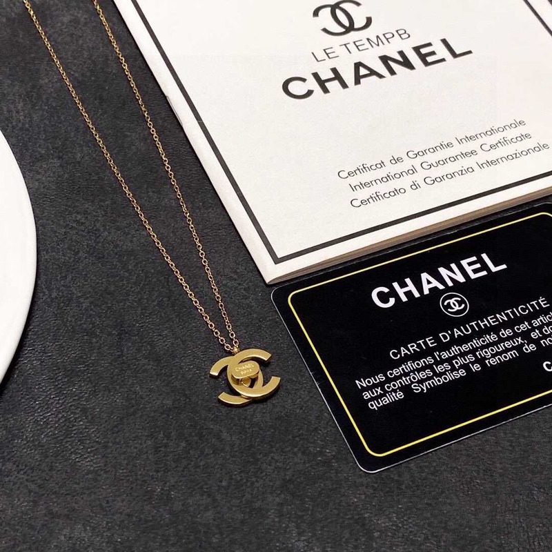 Ch*el cc pendant necklace gold