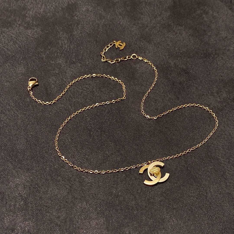Ch*el cc pendant necklace gold