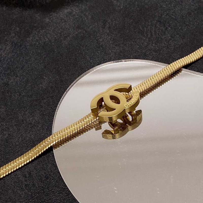 Ch*el snake bone necklace gold