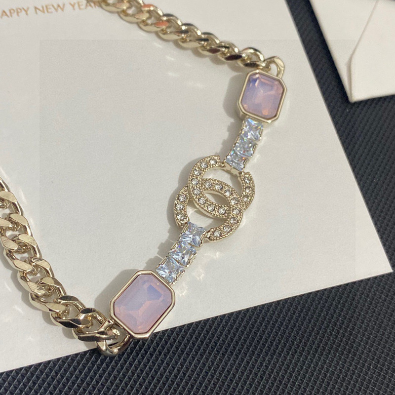 ch*el logo Di*m*nd necklace