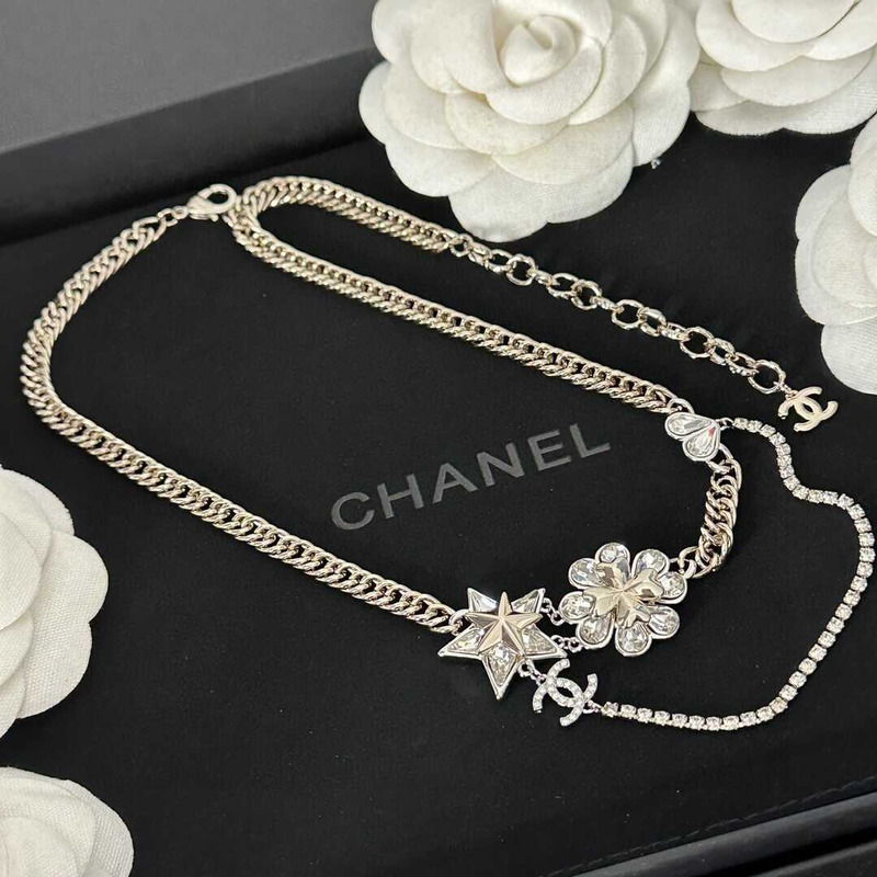 Ch*el chain necklace star and flower