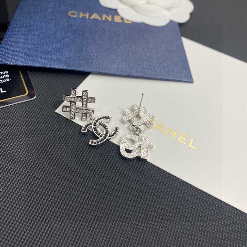 ch*el silver/Di*m*nd earrings ab8972 silver/black