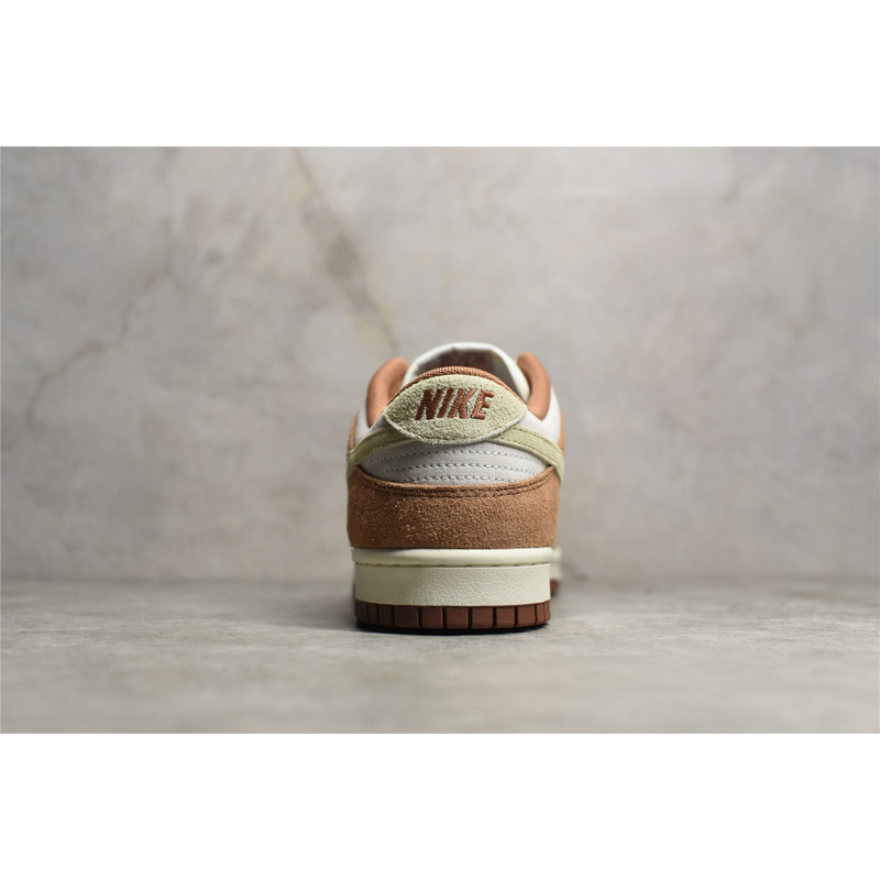 Nike Dunk Low Sneakers White Brown