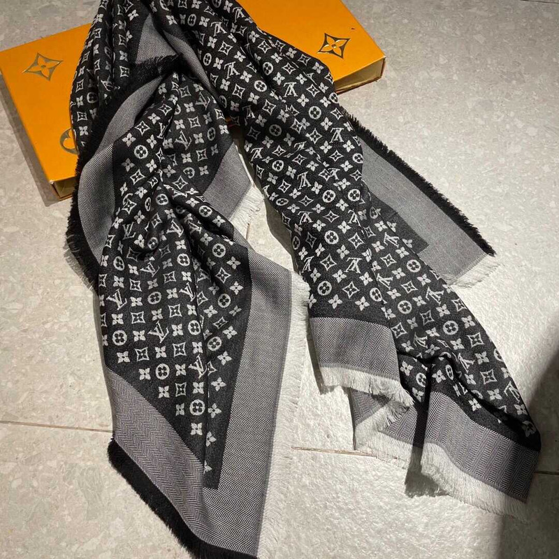 l**is V*t*n monogram scarf black