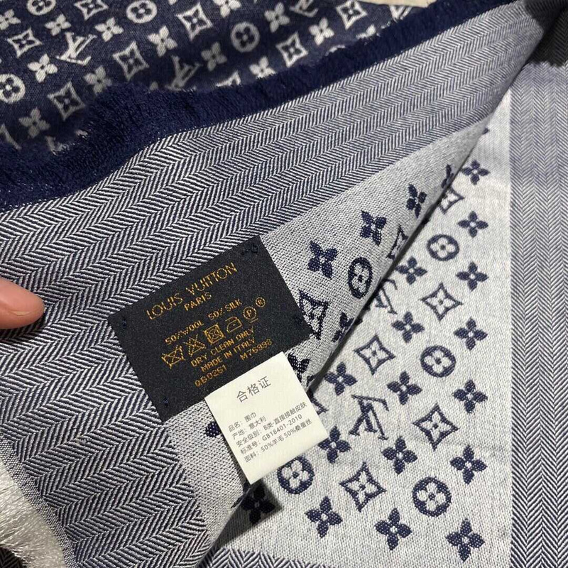 l**is V*t*n monogram scarf dark bue