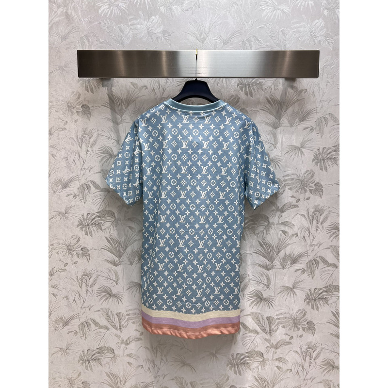 l**is V*t*n monogram with metal chain t-shirt blue