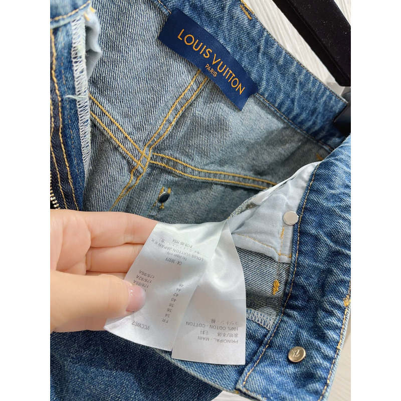 l**is V*t*n monogram patch jeans blue