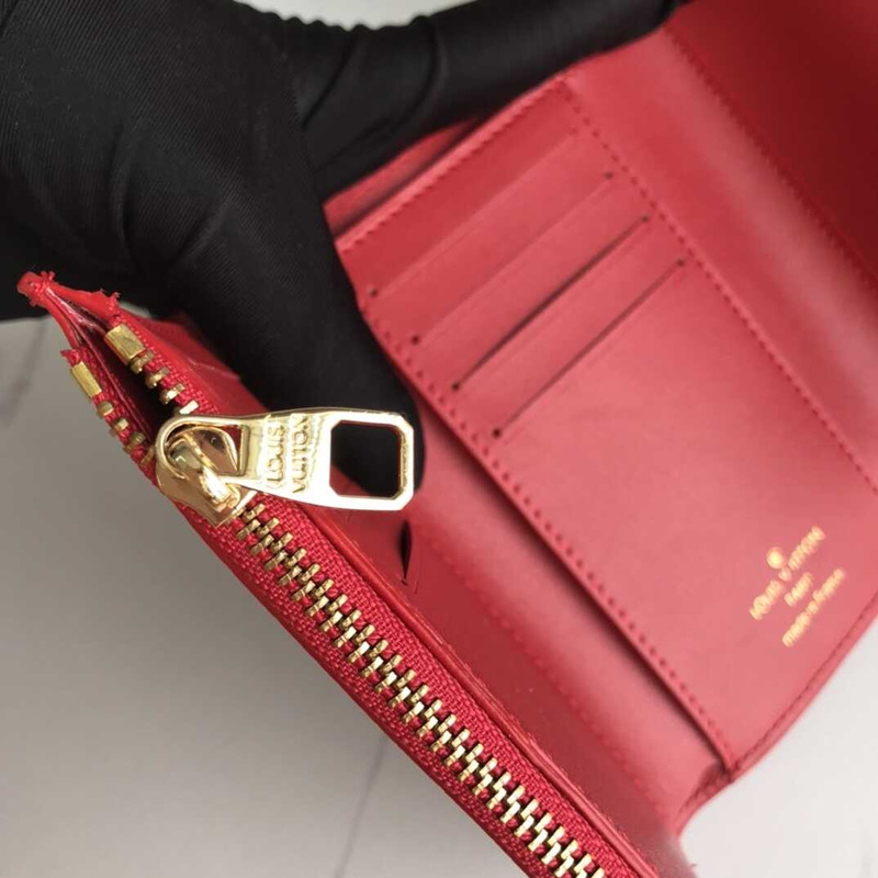 l**is V*t*n capucines wallet red