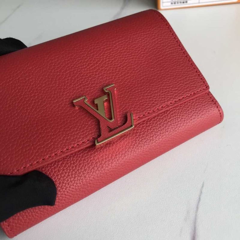 l**is V*t*n capucines wallet red