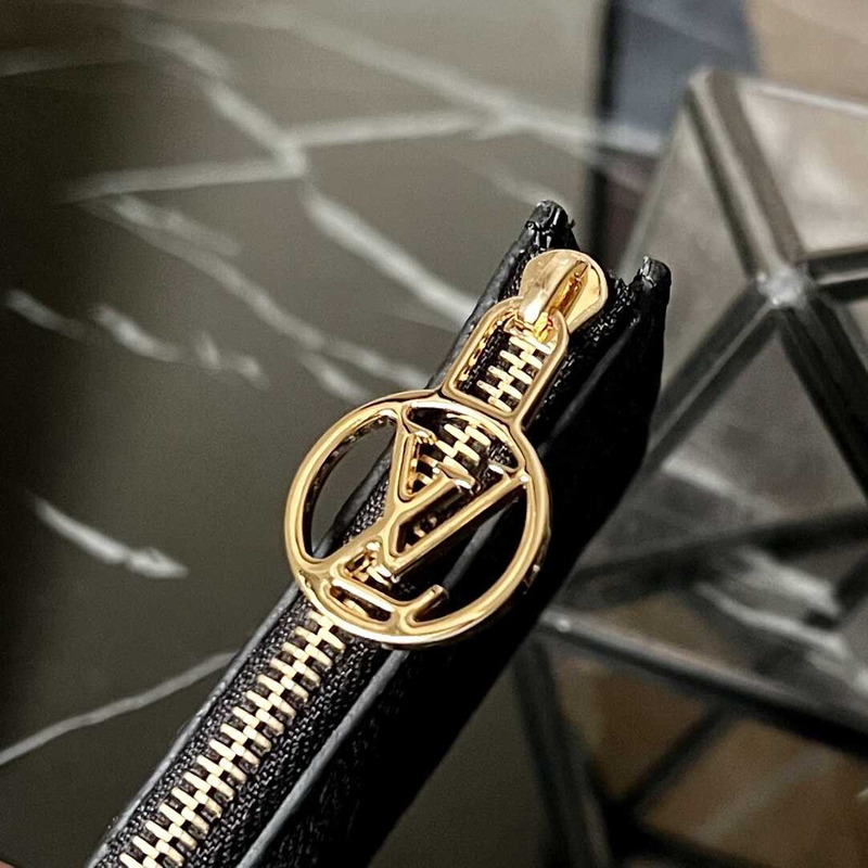 l**is V*t*n romy business empreinte card holder black