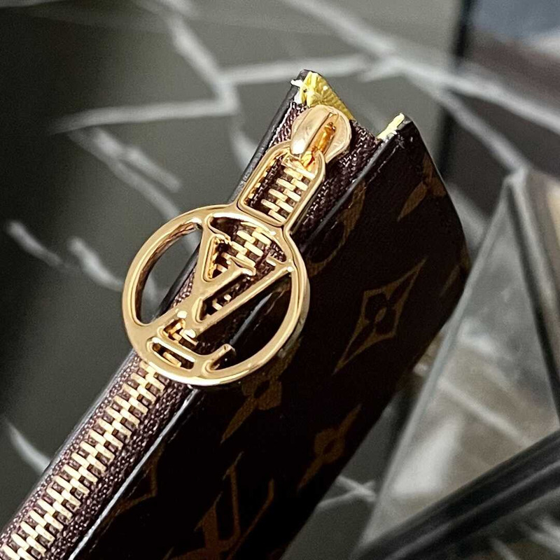 l**is V*t*n romy business card holder yellow