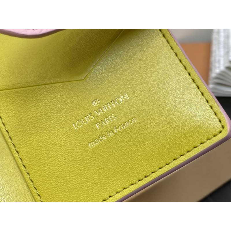 l**is V*t*n vertical compact wallet pink