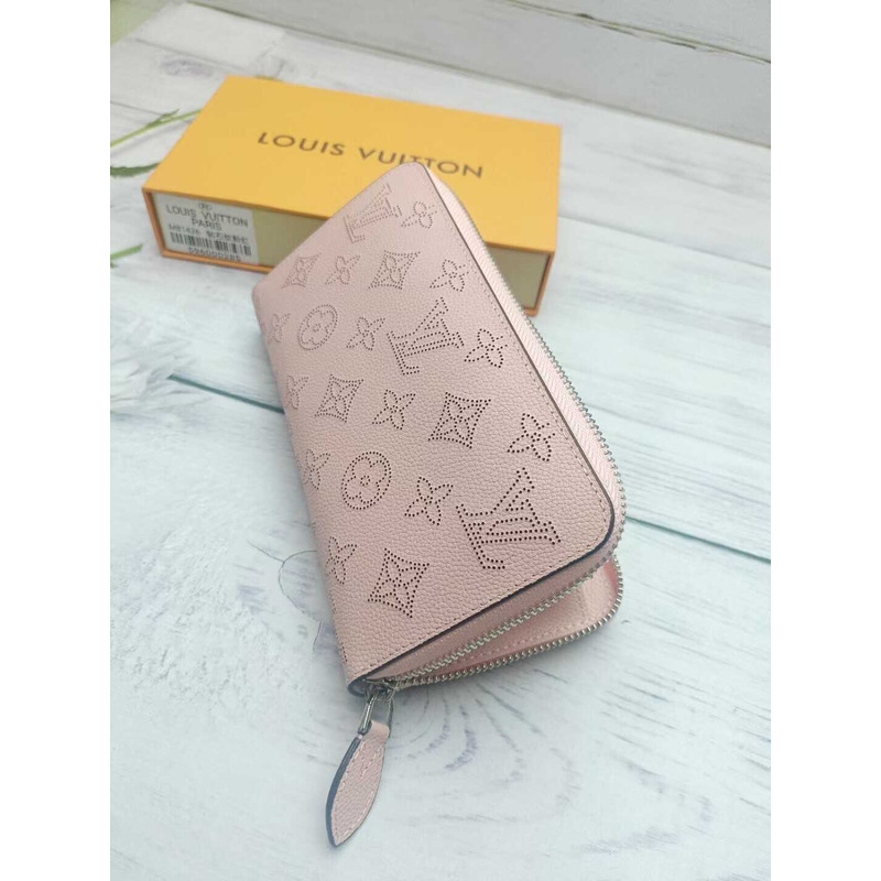 l**is V*t*n zippy wallet nude pink