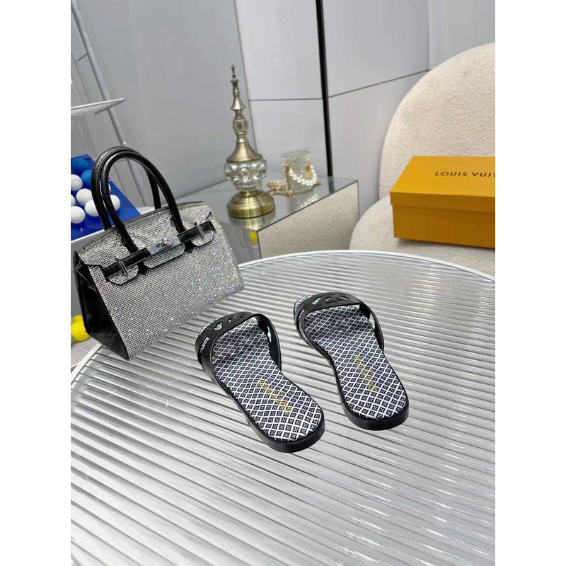 l**is V*t*n flat mule slippers black