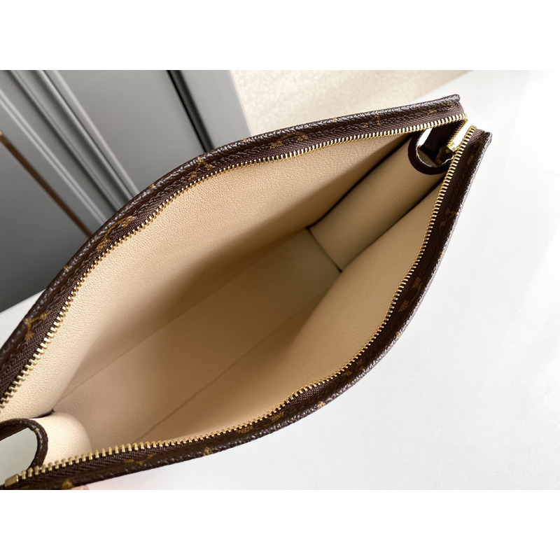 l**is V*t*n pochette monogram