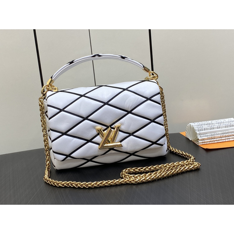 l**is V*t*n m22890 go-14 mm white bag