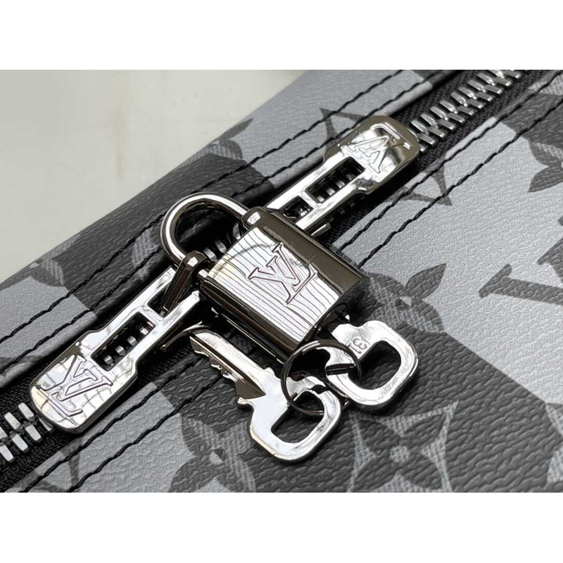 l**is V*t*n keepall bandoulière 50 embossed taurillon monogram cowhide leather bag black and white