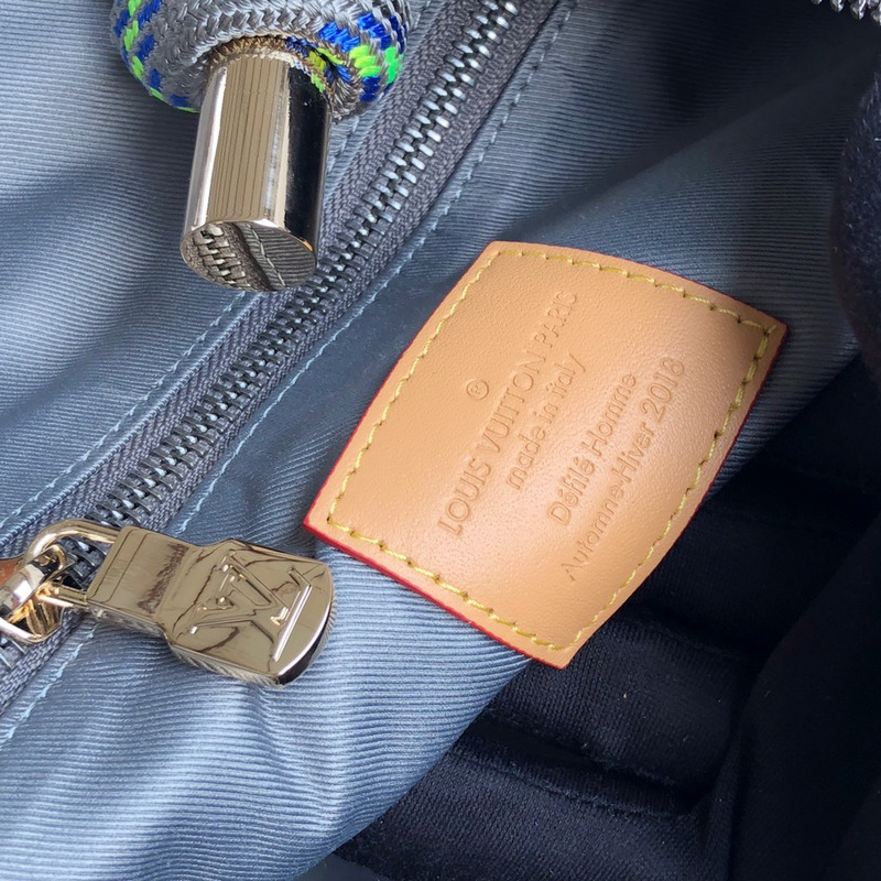 l**is V*t*n keepall bandouliere 50 embossed taurillon monogram cowhide leather bag army green