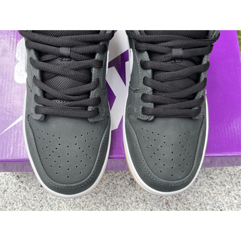 Nike SB Dunk Low Black Gum