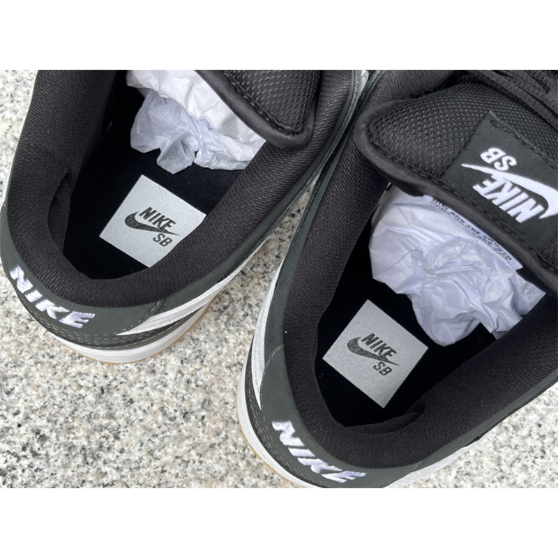 Nike SB Dunk Low Black Gum
