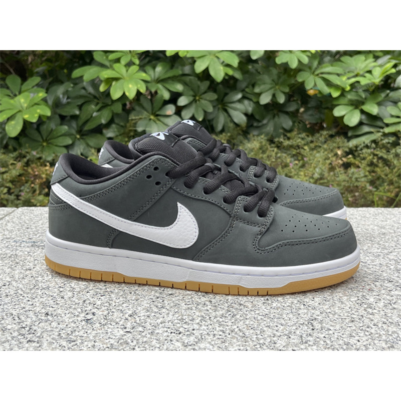 Nike SB Dunk Low Black Gum
