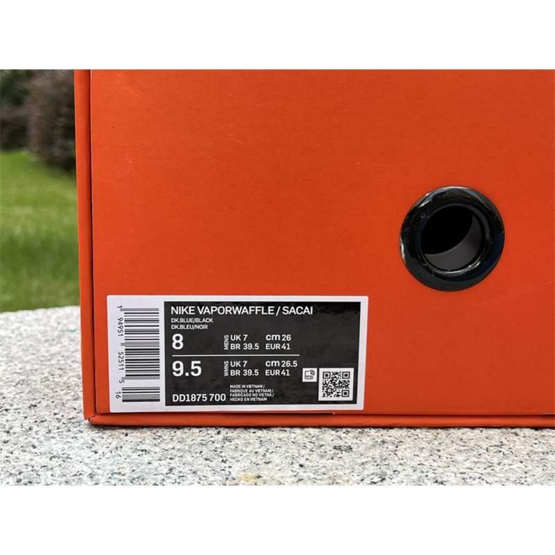 NikeSacai x VaporWaffle “Tour” Sneaker Dark Blue