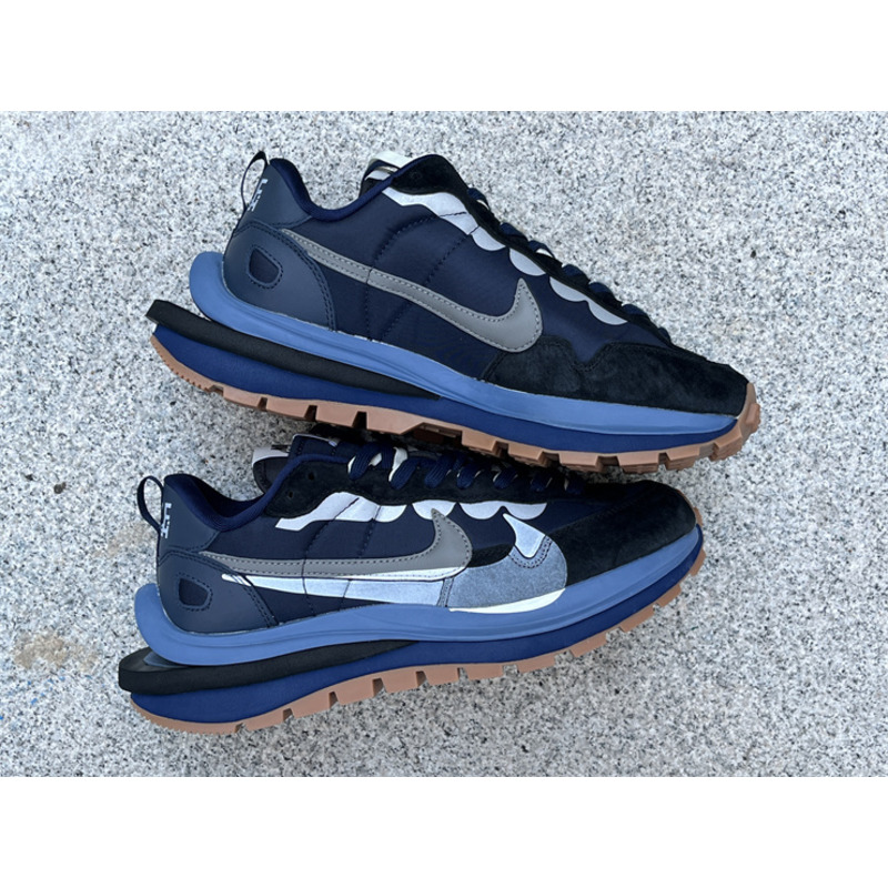 NikeSacai x VaporWaffle “Tour” Sneaker Dark Blue