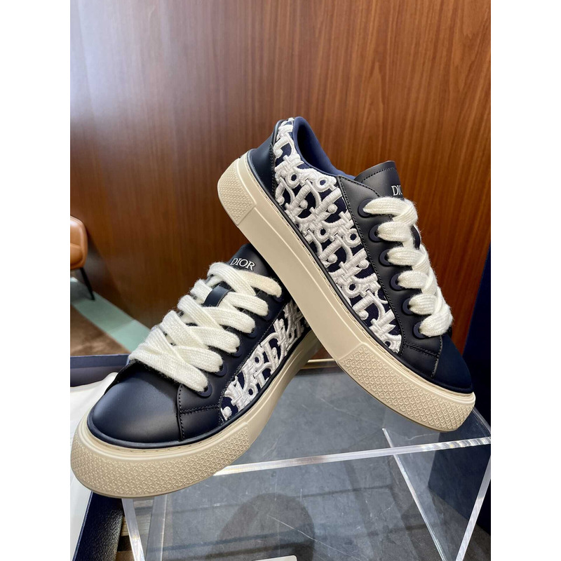 D*or b33 limited numbered edition sneaker navy blue smooth calfskin and D*or oblique raised embroidery