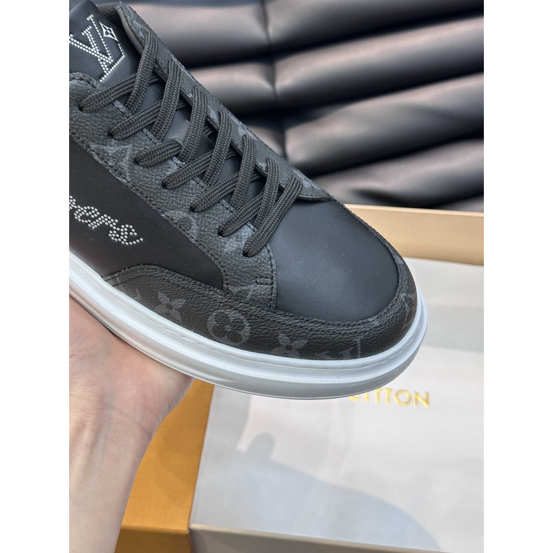 l**is V*t*n sneaker low black