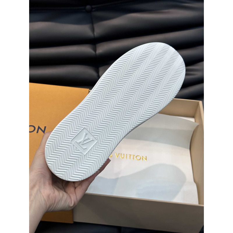 l**is V*t*n sneaker low black