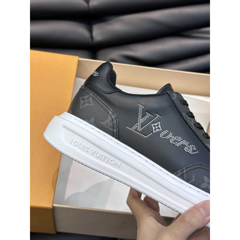 l**is V*t*n sneaker low black