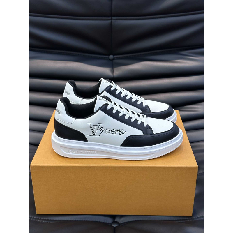 l**is V*t*n sneaker low black and white