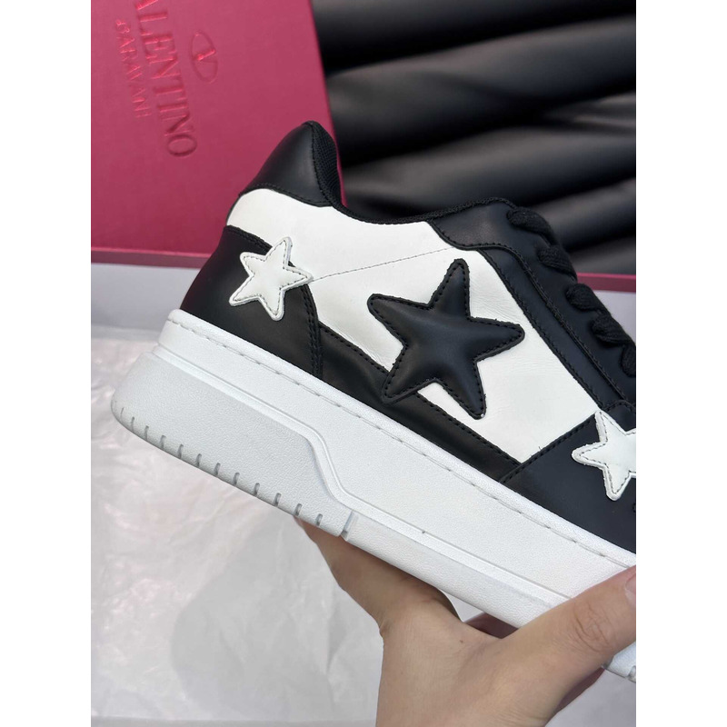 Valentino Colorblock Letter Graphic Lace-up Front Sneaker White And Balck