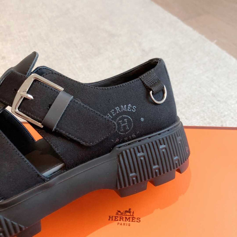 H**mes plaited cowhide leather casual sandal black