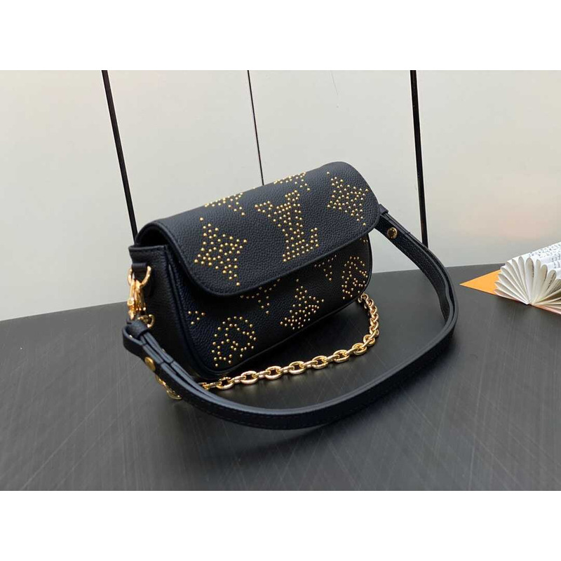 l**is V*t*n wallet on chain ivy black