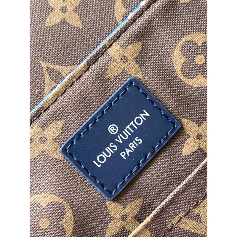 l**is V*t*n shoulder bag blue