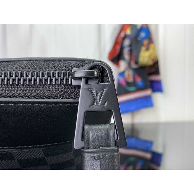 l**is V*t*n pouch damier graphite canvas black