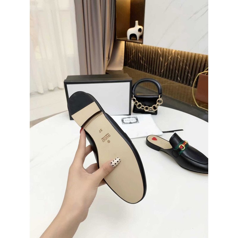 G*u*i princetown damen-slipper aus leders black