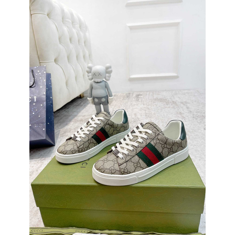 g*u*i ace sneaker with green and red web beige and ebony gg S*p*e