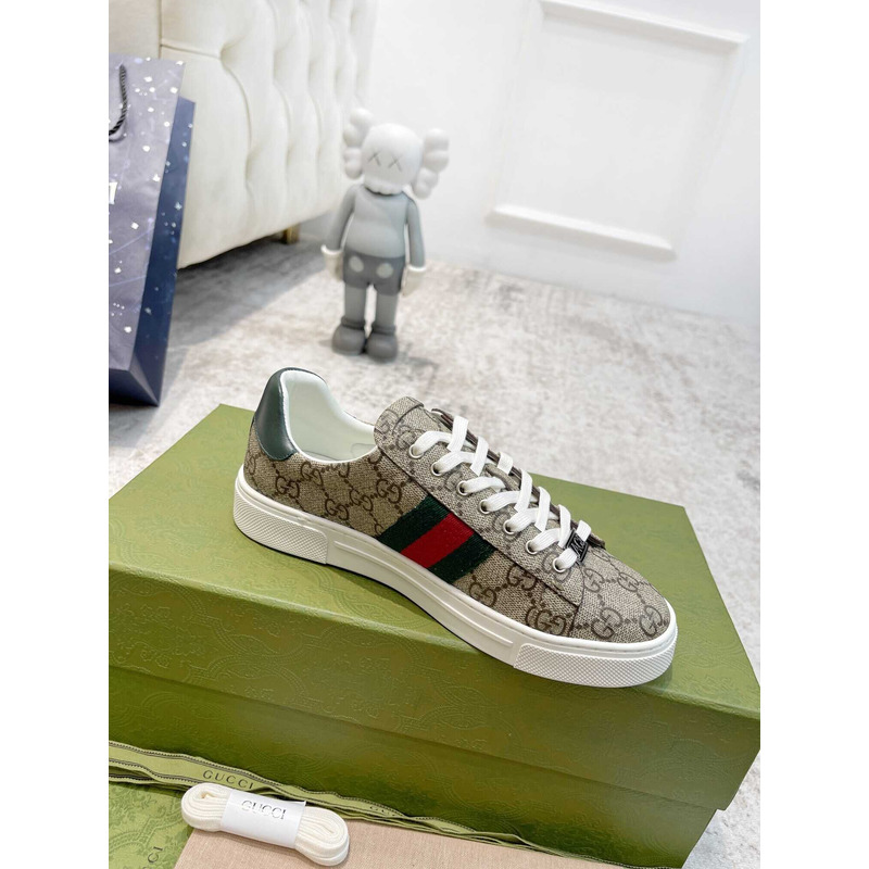 g*u*i ace sneaker with green and red web beige and ebony gg S*p*e