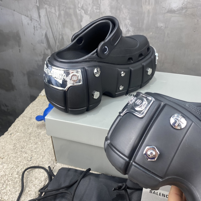 ba*len*cia*ga x Cr*0*s hardCr*0*s sandal black